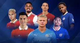 泪目！C罗高举曼联围巾离场，沙特球迷怒斥养老院论